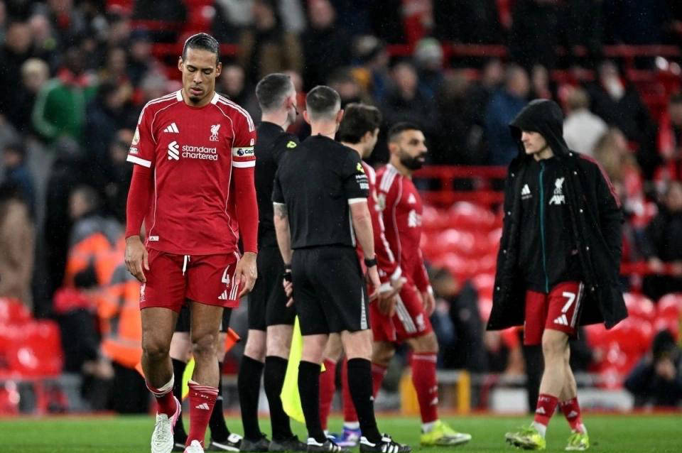 利物浦主场1-1被热刺逼平,悬崖边的热刺不容有失