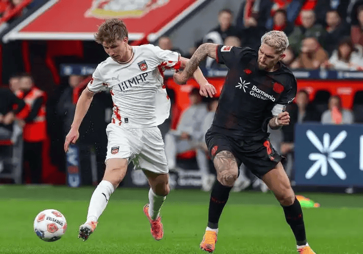 阿森纳主场迎战勒沃库森,阿森纳状态出色,勒沃库森受伤严重,比赛看点十足。